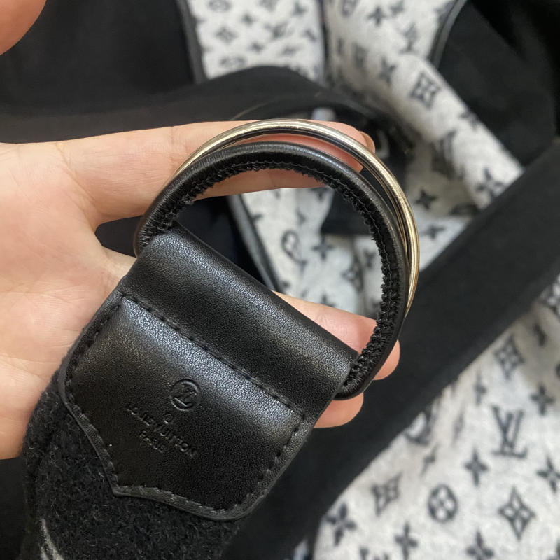 Áo khoác Louis Vuitton siêu cấp về trả khách