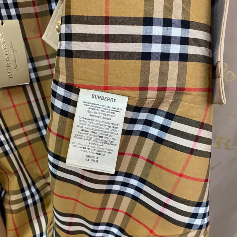 Áo khoác nữ Burberry