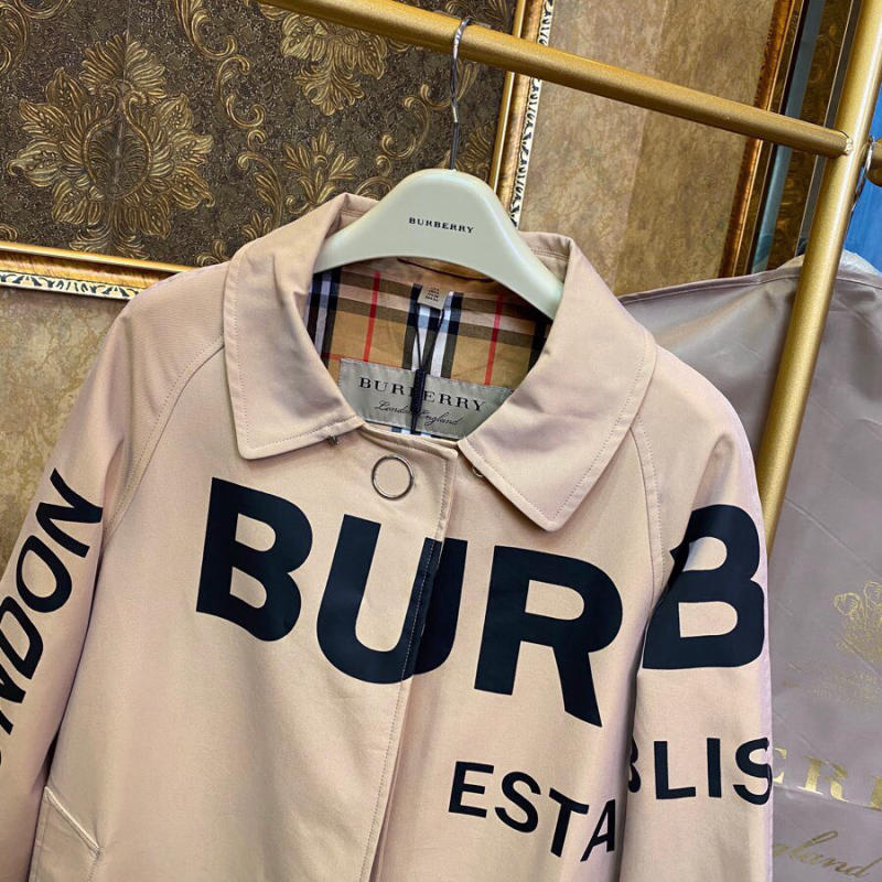 Áo khoác nữ Burberry