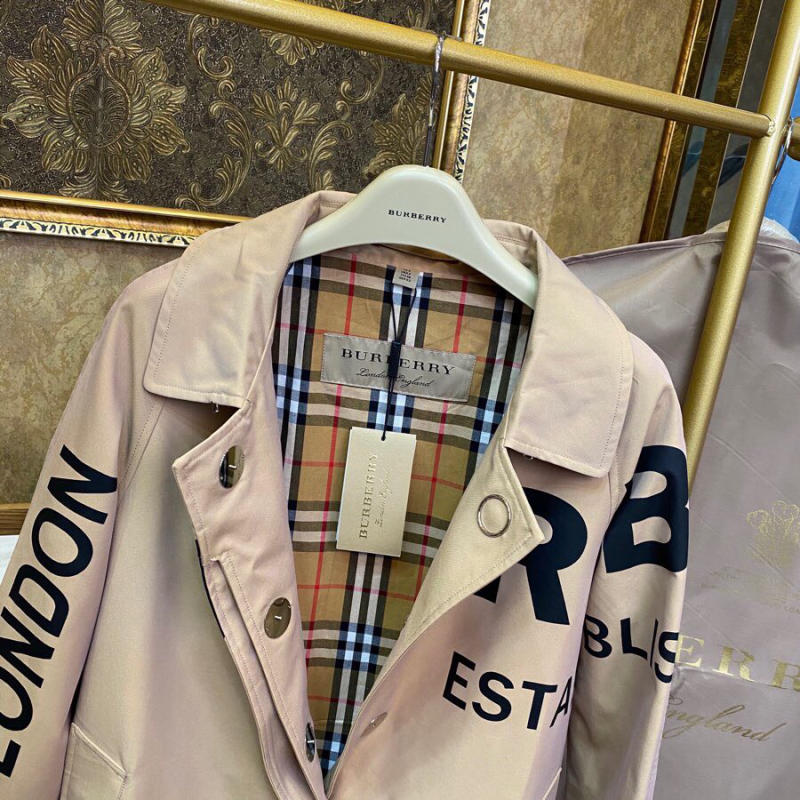 Áo khoác nữ Burberry