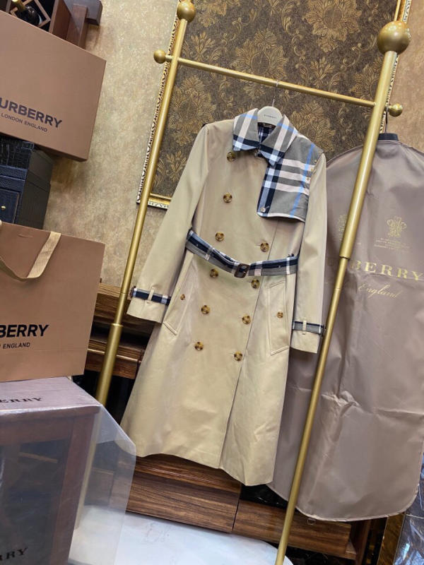 Áo khoác nữ Burberry dáng dài 