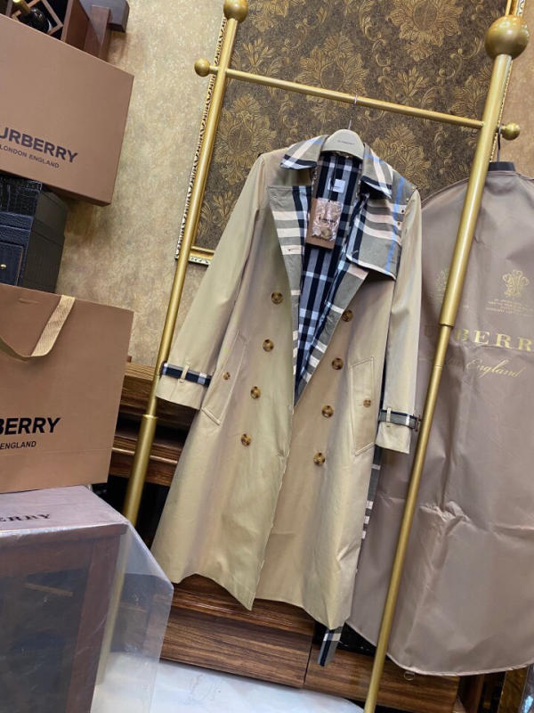 Áo khoác nữ Burberry dáng dài 