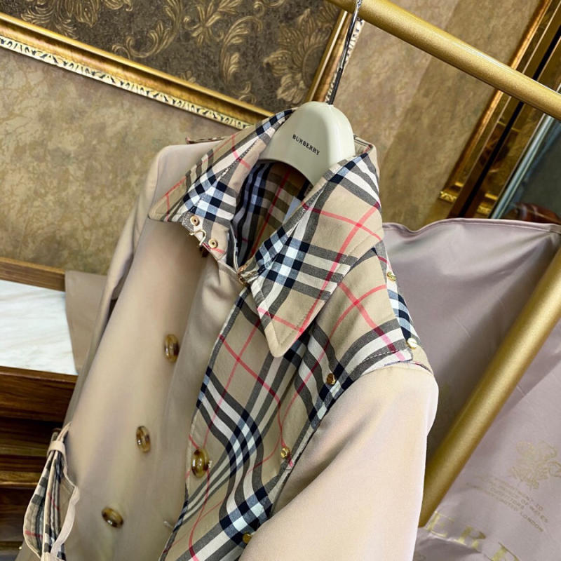 Áo khoác nữ Burberry dáng dài 