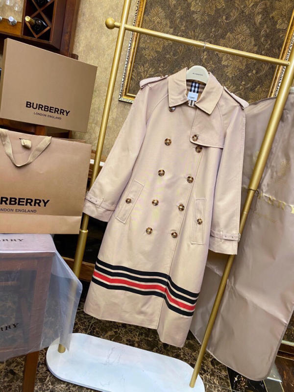 Áo khoác nữ Burberry dáng dài 