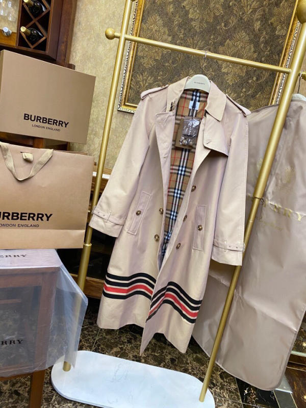 Áo khoác nữ Burberry dáng dài 