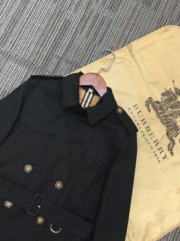 Áo khoác nữ Burberry siêu cấp 