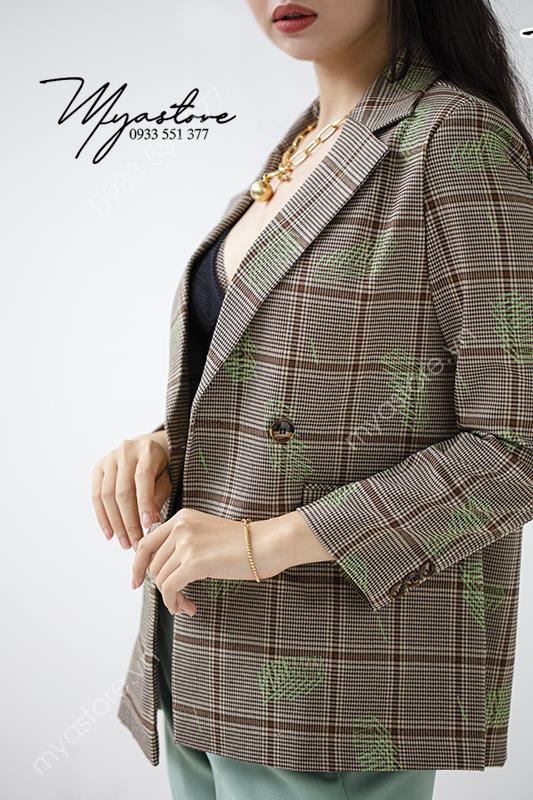 Áo khoác vest Blazer caro nền nâu chữ xanh lá