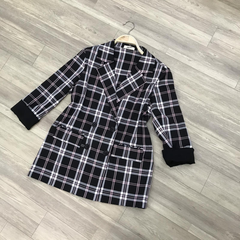 Áo khoác vest Blazer caro đen sọc màu hồng phong cách Hàn Quốc