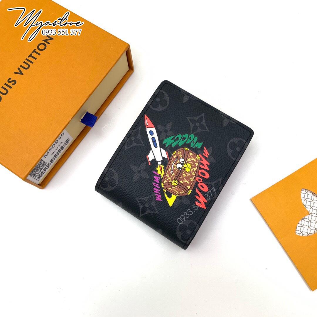 Bóp cầm tay LV Pochette Voyage 