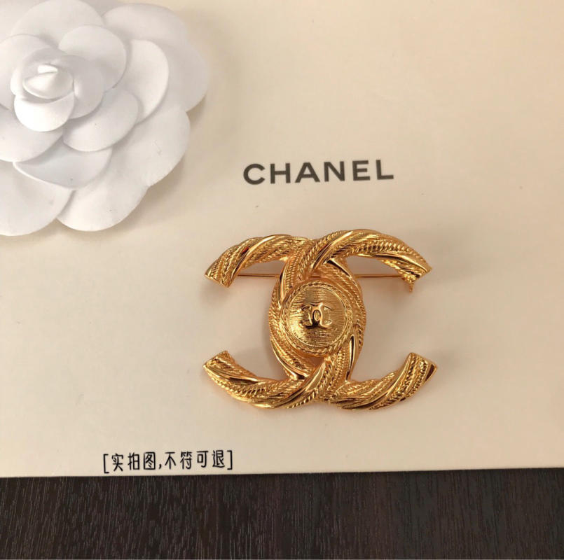 Các kiểu Cài áo hàng hiệu, Chanel, Gucci, Dior