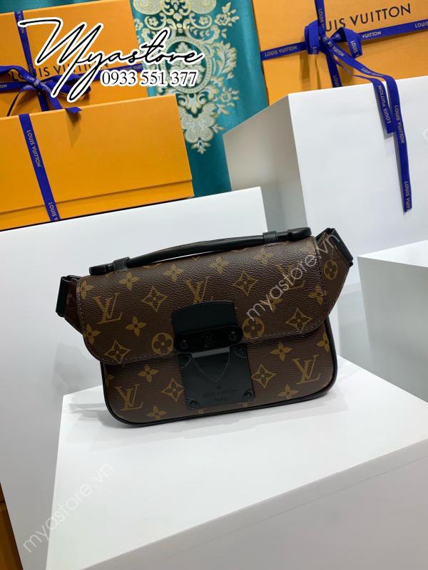 Chiếc túi nam LV Louis Vuitton S Lock Sling màu đen mới 