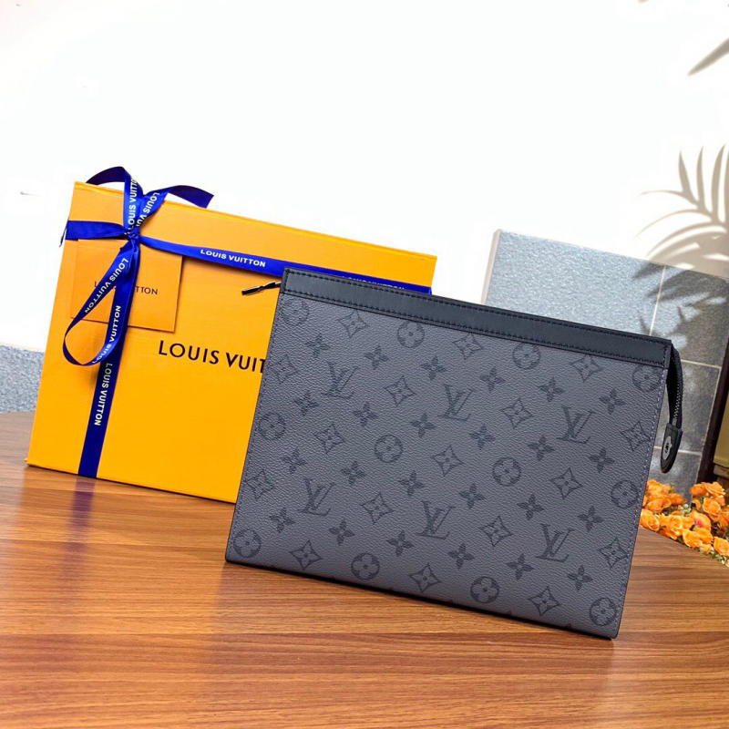 Clutch Louis Vuitton Monogram Eclipse Pochette Voyage nam siêu cấp