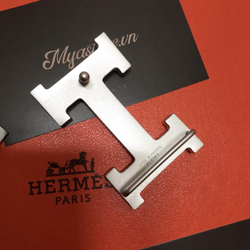 Đầu thắt lưng Hermes trả khách