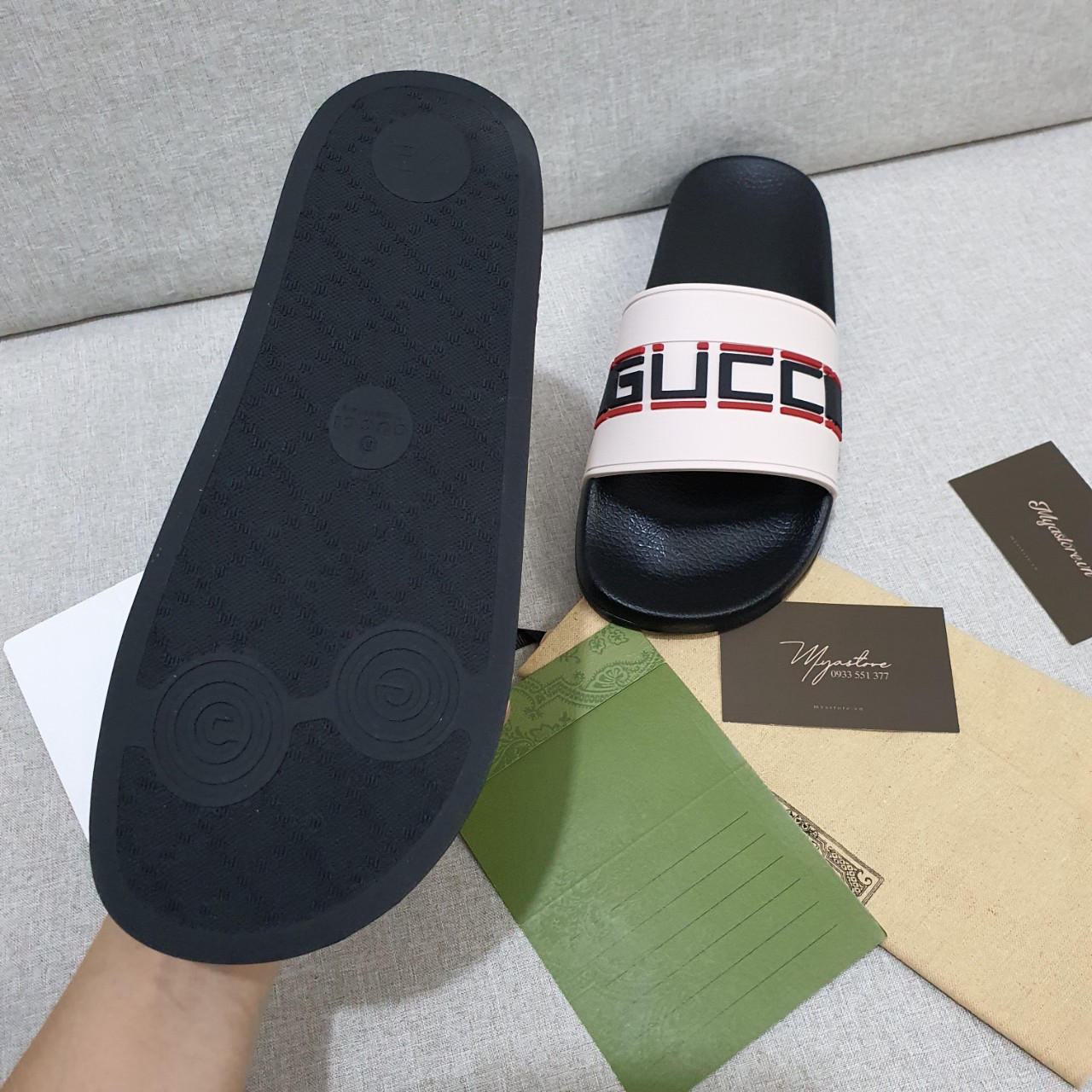 Dép nam Gucci trả khách