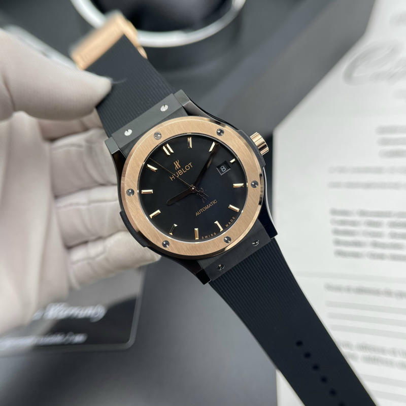 Đồng hồ Hublot đen siêu cấp 1:1 có sẵn 