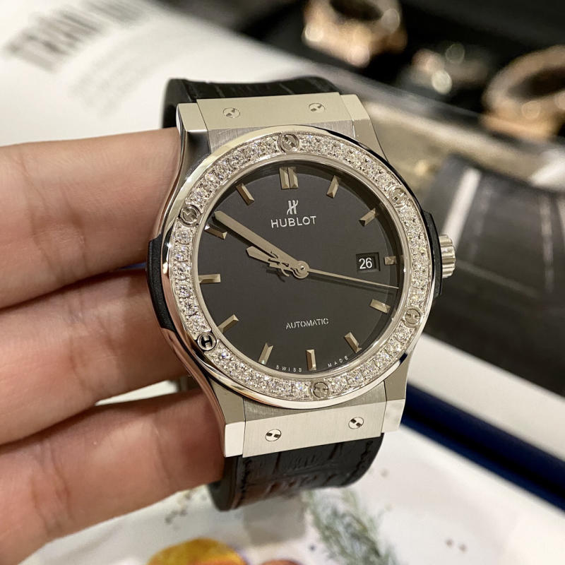 Đồng hồ nam HUBLOT CLASSIC FUSION JJF 2022 độ kim cương Moissanite 