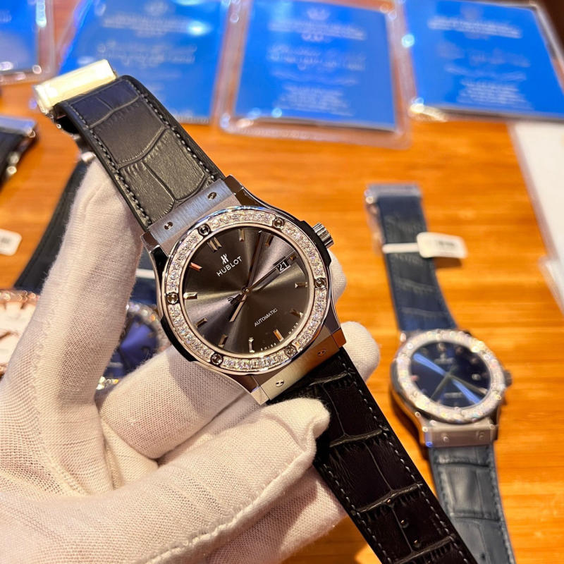 Đồng hồ nam HUBLOT CLASSIC FUSION JJF 2022 độ kim cương Moissanite 