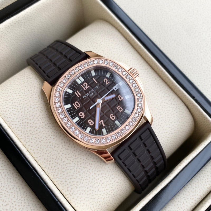 Đồng hồ nữ Patek Philippe AQUANAUT mặt vàng đen siêu cấp 1:1