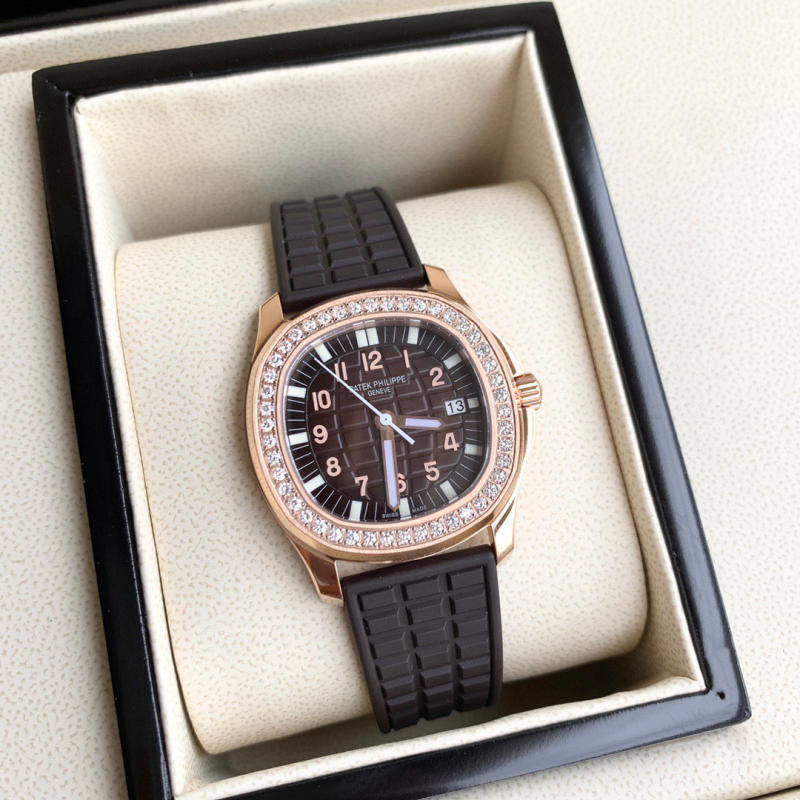 Đồng hồ nữ Patek Philippe AQUANAUT mặt vàng đen siêu cấp 1:1