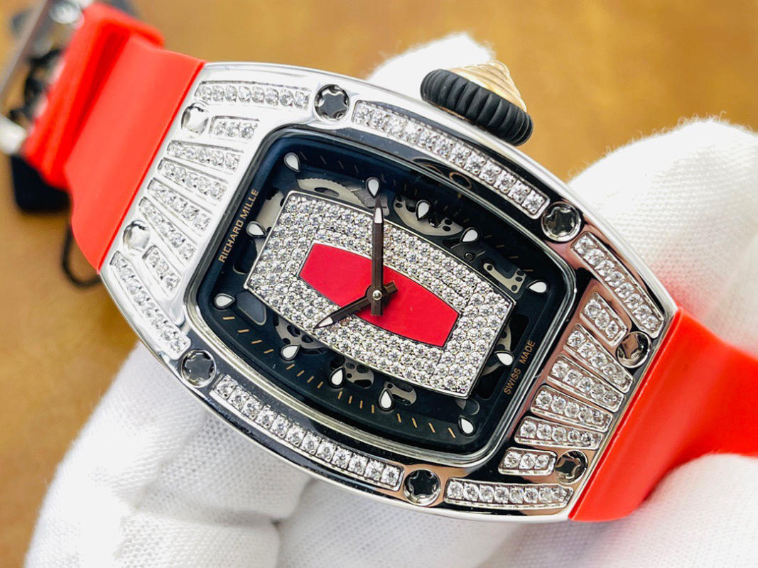 Đồng hồ Richard Mille Diamond đỏ siêu cấp 1:1