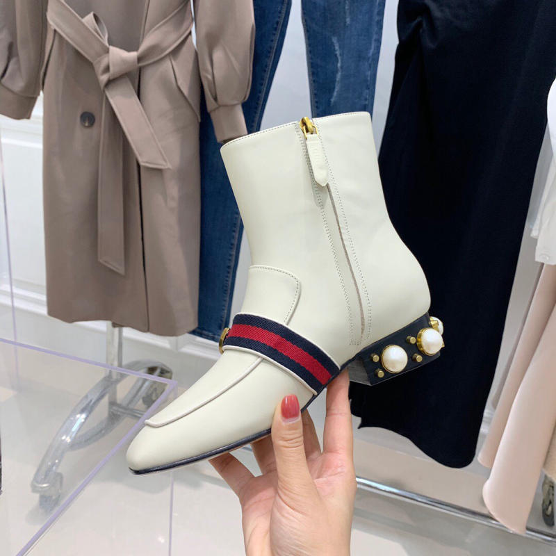 Giày boot Gucci cổ ngắn ngọc trai cổ điển