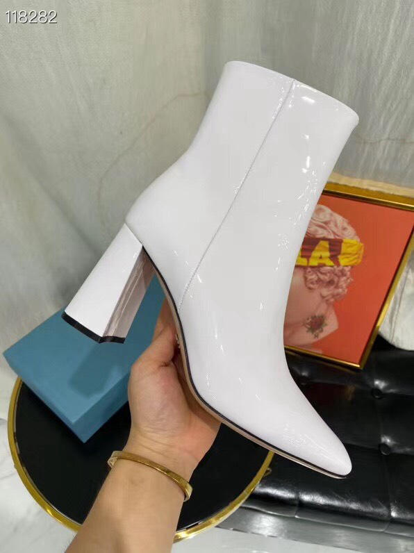 Giày Boot màu trắng ngà size 41