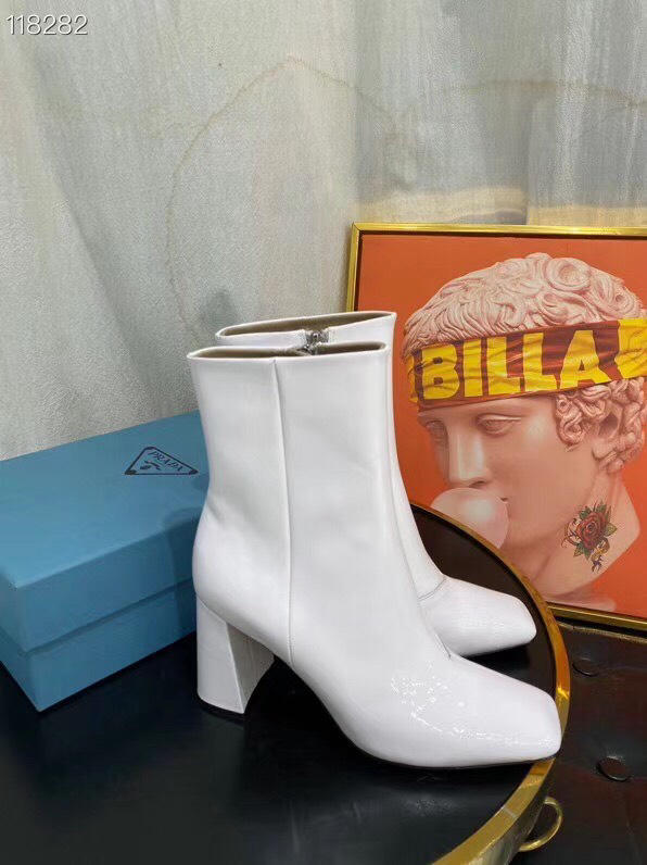 Giày Boot màu trắng ngà size 41