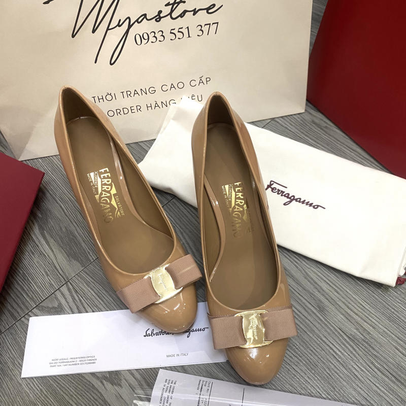 Giày cao gót Salvastore Ferragamo màu be siêu cấp về trả khách 