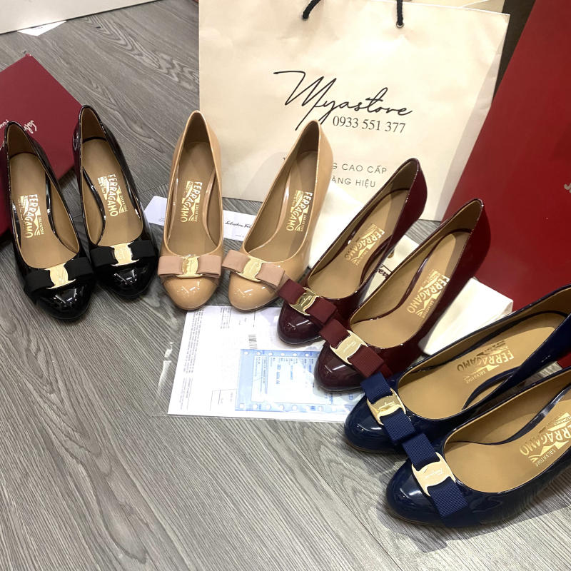 Giày cao gót Salvastore Ferragamo màu be siêu cấp về trả khách 