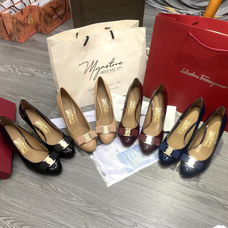 Giày cao gót Salvastore Ferragamo màu be siêu cấp về trả khách 