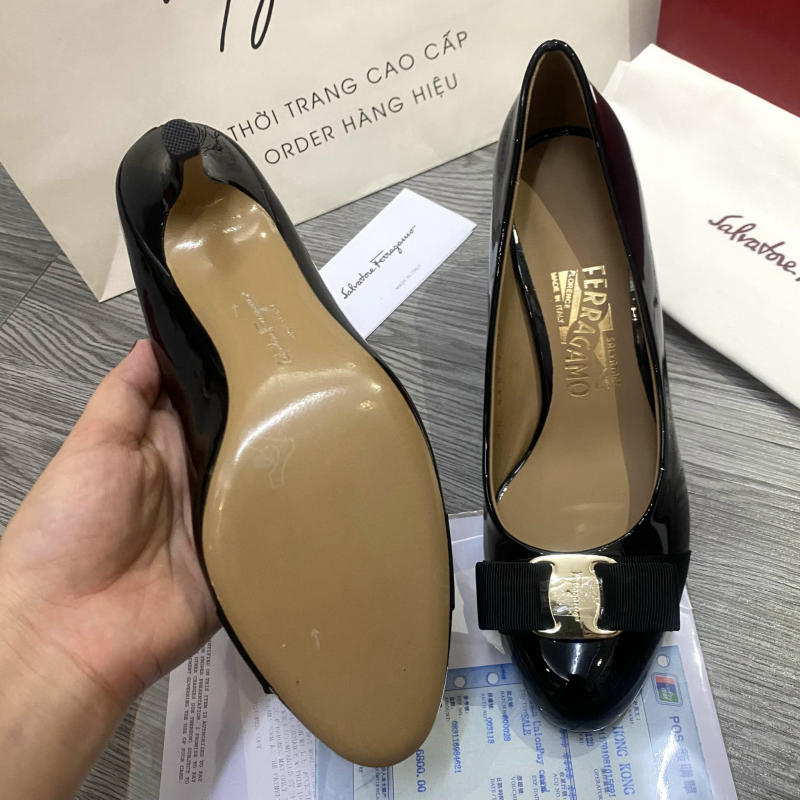 Giày cao gót Salvastore Ferragamo màu đen siêu cấp về trả khách 