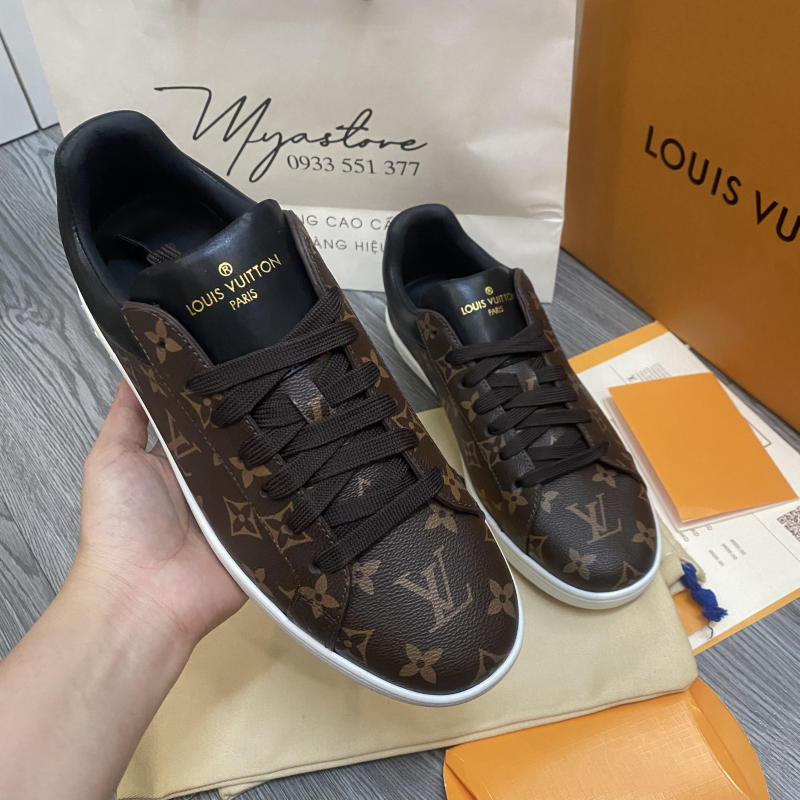 Giày LOUIS VUITTON LUXEMBOURG MONOGRAM CANVAS về trả khách