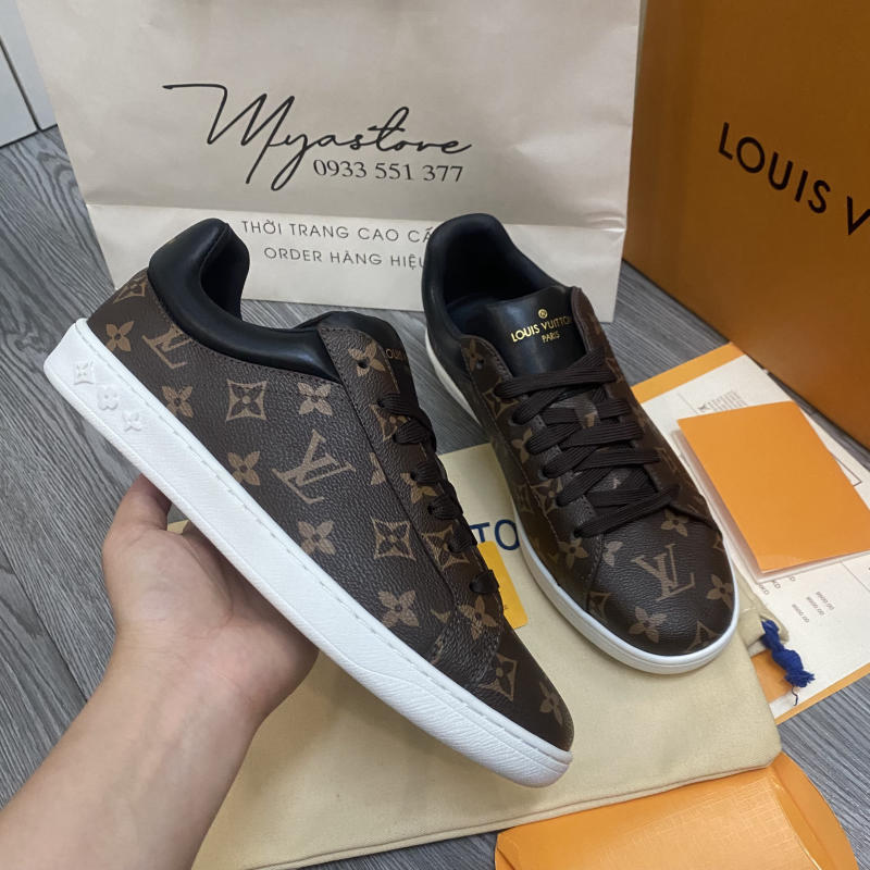 Giày LOUIS VUITTON LUXEMBOURG MONOGRAM CANVAS về trả khách