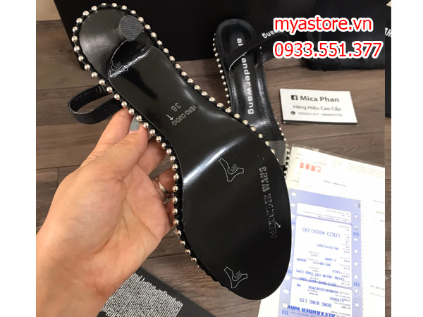 Giày sandal Alexander nữ màu đen đính hột vàng trả khách