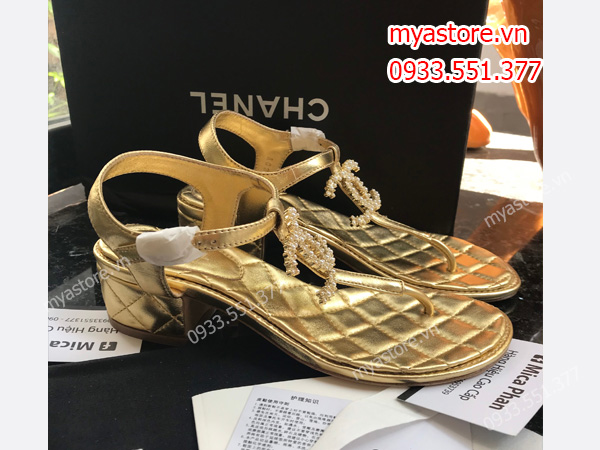 Giaỳ sandal chanel về trả khách