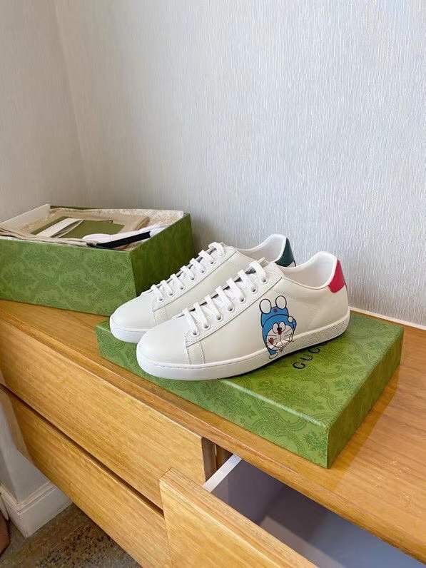 Giày sneaker Gucci nam Ace của Doraemon x Gucci (Doraemon x Gucci men's Ace sneaker)