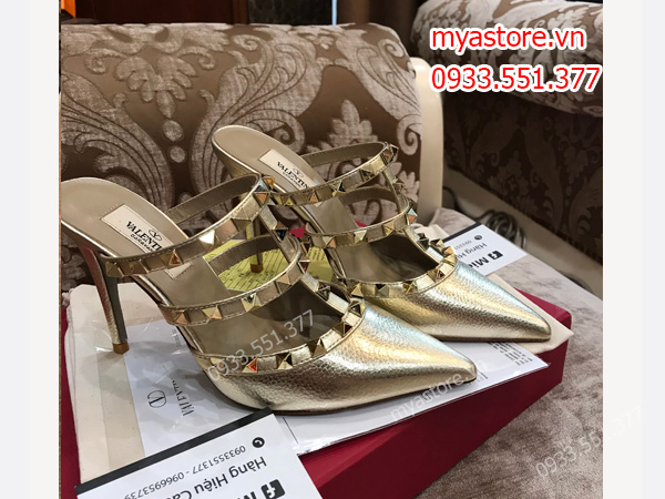 Giày Valentino nữ trả khách