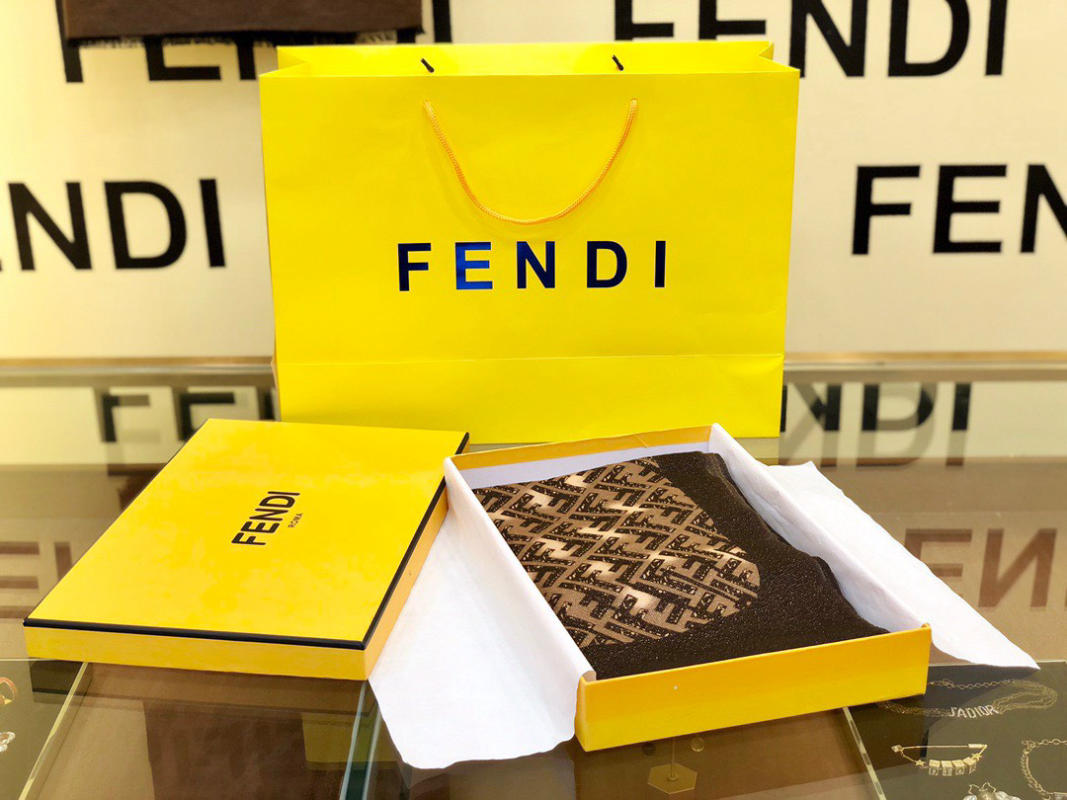 Khăn choàng cổ Fendi lụa cổ điển siêu cấp 1:1