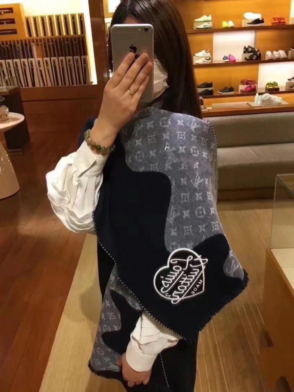 Khăn choàng Louis Vuitton L - Nigo siêu cấp 1:1