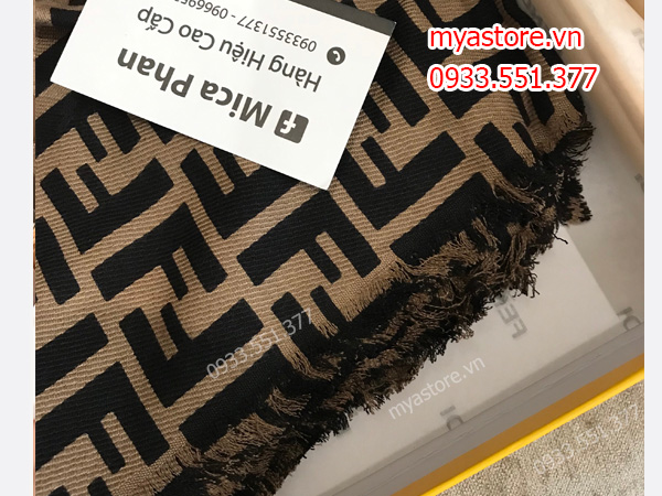 Khăn Fendi siêu cấp trả khách