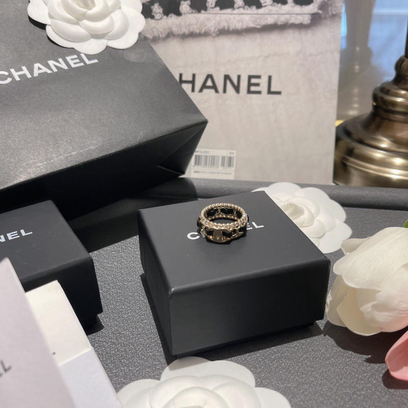 Nhẫn nữ Chanel