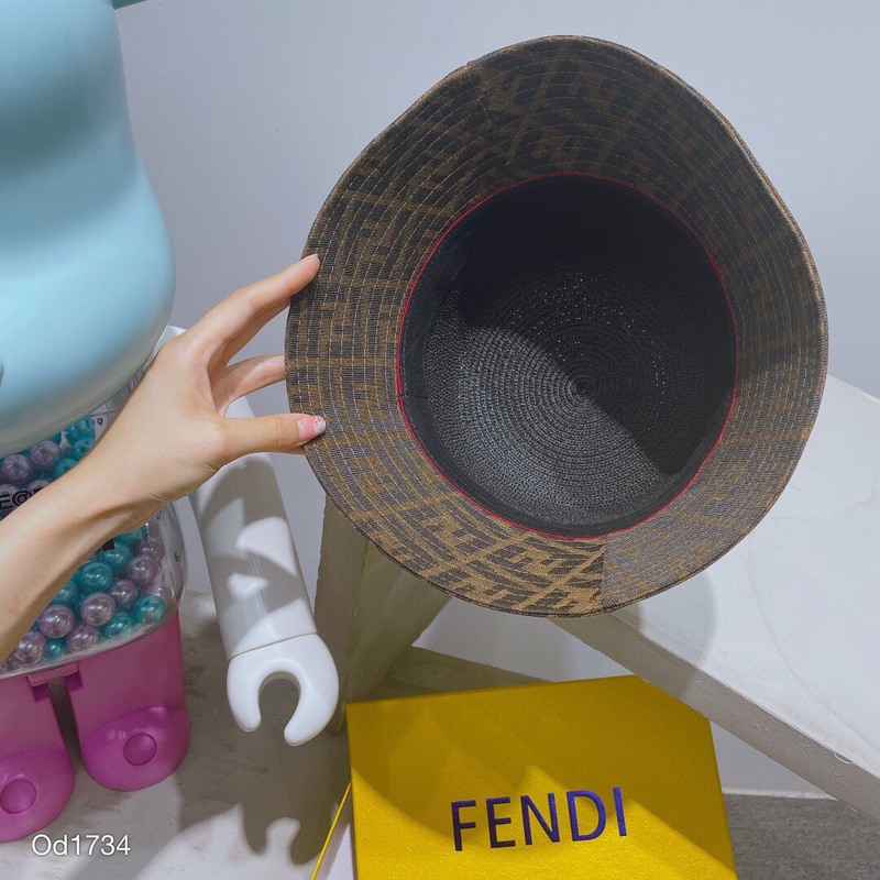 Nón FenDi màu nâu 