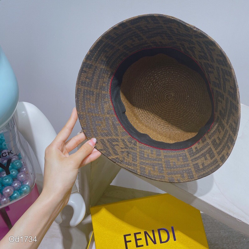 Nón FenDi màu nâu 