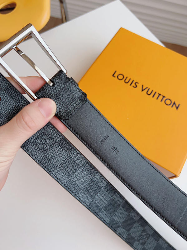 Thắt lưng Louis Vuitton họa tiết cổ điển siêu cấp 1:1