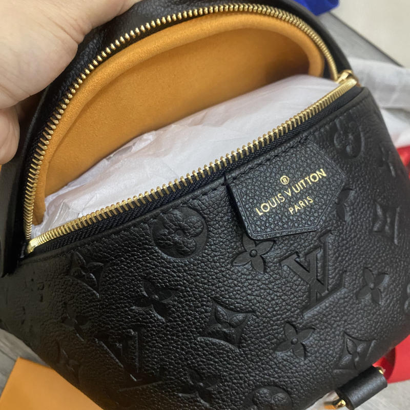 Túi bao tử Louis Vuitton siêu cấp về trả khách