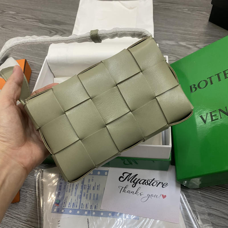 Túi Bottega Veneta Candy Cassette siêu cấp về trả khách