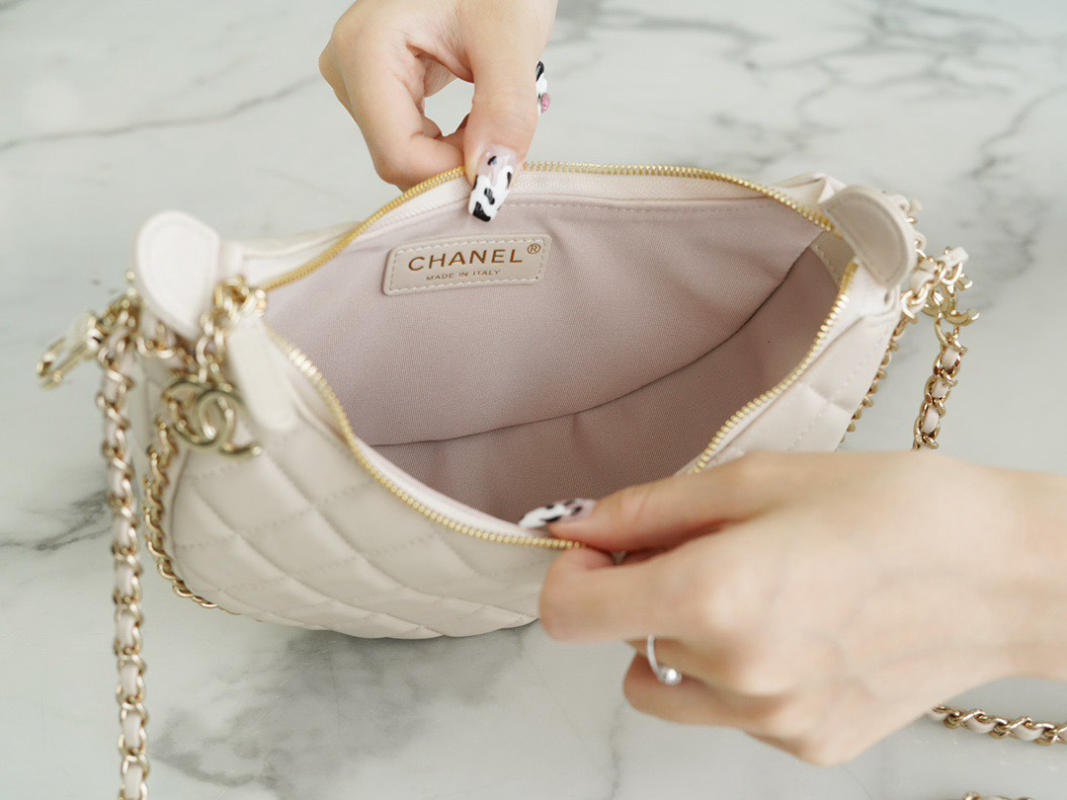 Túi Chanel 23p mặt trăng/lưỡi liềm loại lớn màu mơ sữa siêu cấp 1:1