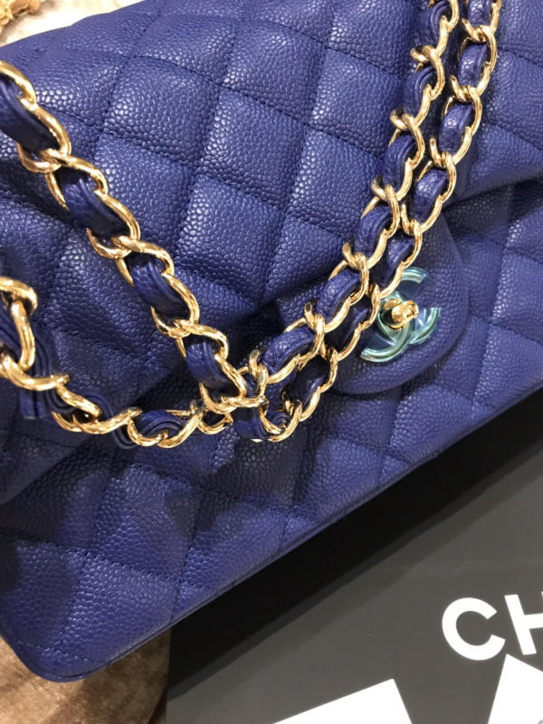 Túi Chanel Classic 30cm like auth màu xanh dương trả khách