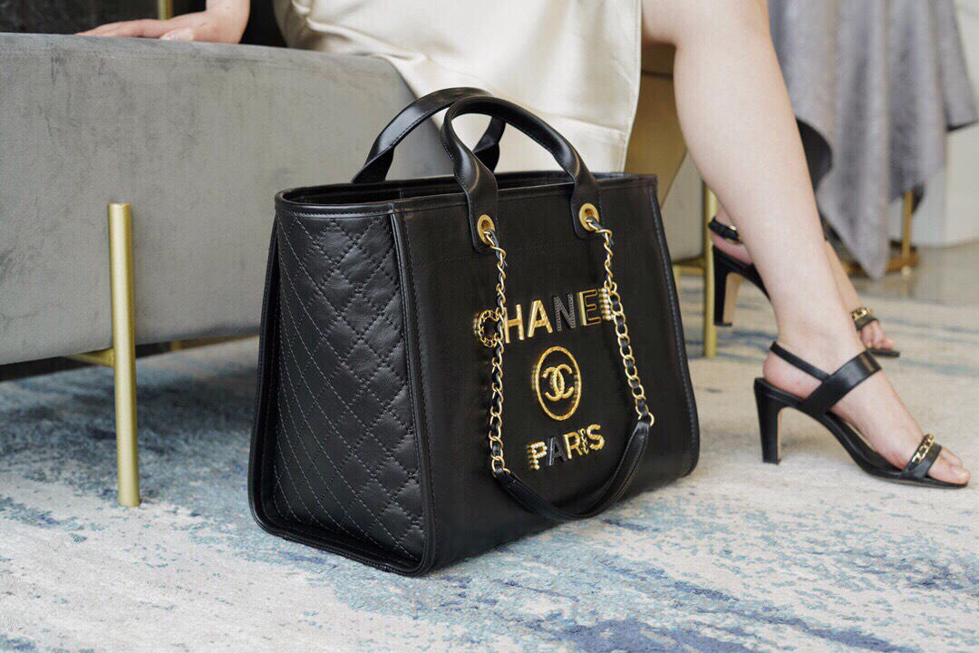 Túi Chanel đen lớn siêu cấp