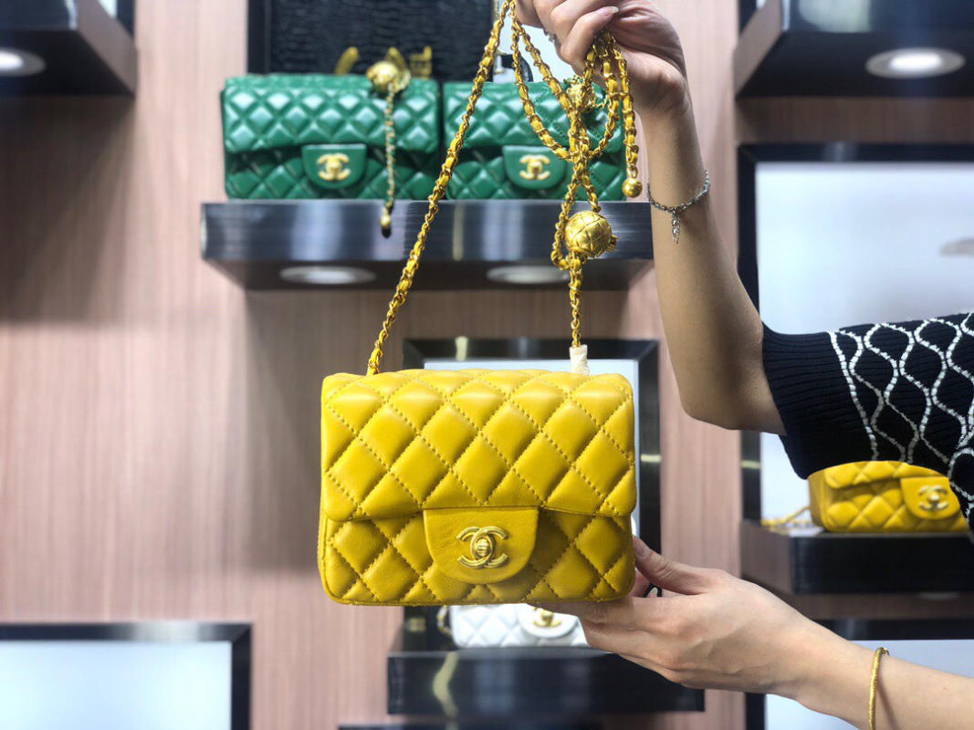 Túi Chanel mini siêu cấp dáng vuông màu vàng chanh